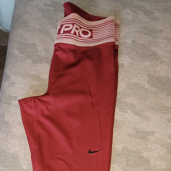 Nike Pro Dri Fit leggings , Size M, Color Burgundy. - Picture 4 of 4